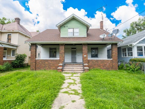 Photo of 1019 W MCCLURE Avenue, Peoria, IL 61604 (MLS # 12705901)