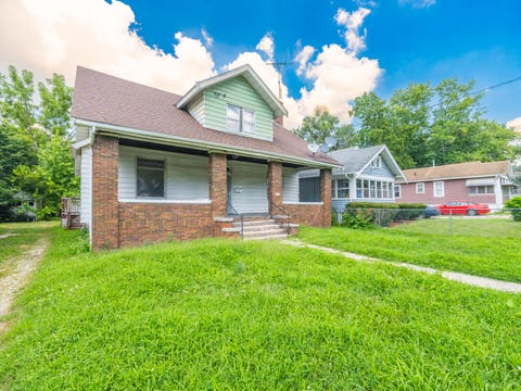 Tiny photo for 1019 W MCCLURE Avenue, Peoria, IL 61604 (MLS # 12705901)