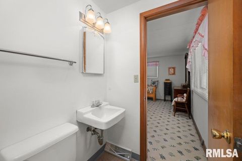 Tiny photo for 2618 ELM Street, Davenport, IA 52803 (MLS # QC4269819)