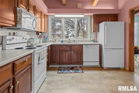 Tiny photo for 2618 ELM Street, Davenport, IA 52803 (MLS # QC4269819)