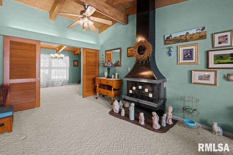 Tiny photo for 2618 ELM Street, Davenport, IA 52803 (MLS # QC4269819)