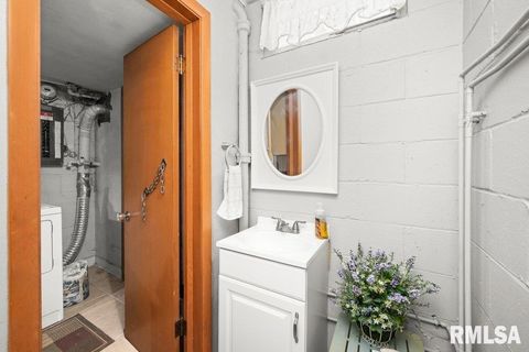 Tiny photo for 2618 ELM Street, Davenport, IA 52803 (MLS # QC4269819)