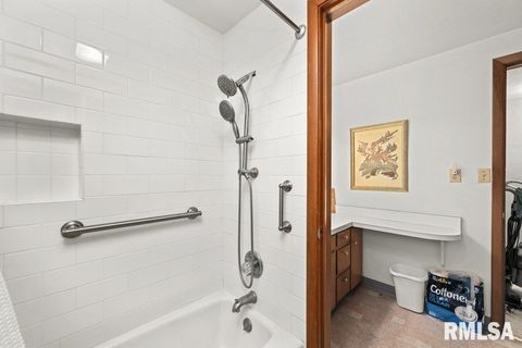 Tiny photo for 2618 ELM Street, Davenport, IA 52803 (MLS # QC4269819)