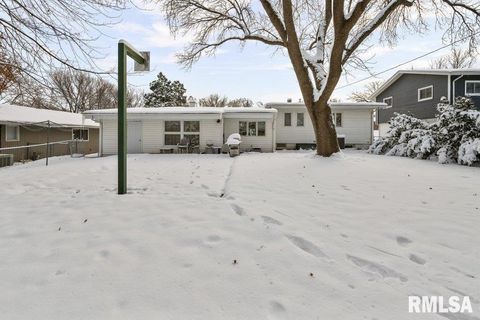 Tiny photo for 2618 ELM Street, Davenport, IA 52803 (MLS # QC4269819)