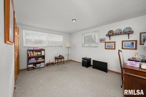 Tiny photo for 2618 ELM Street, Davenport, IA 52803 (MLS # QC4269819)