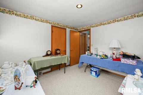 Tiny photo for 2618 ELM Street, Davenport, IA 52803 (MLS # QC4269819)