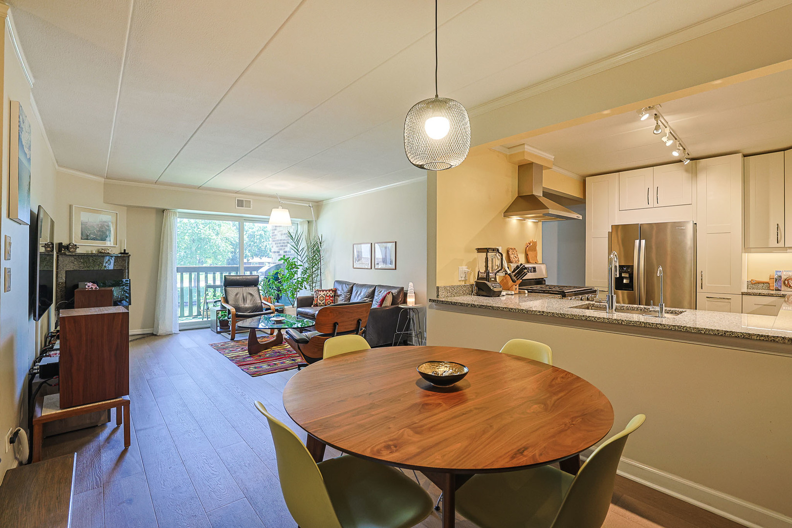 527 Cumnor Road 208