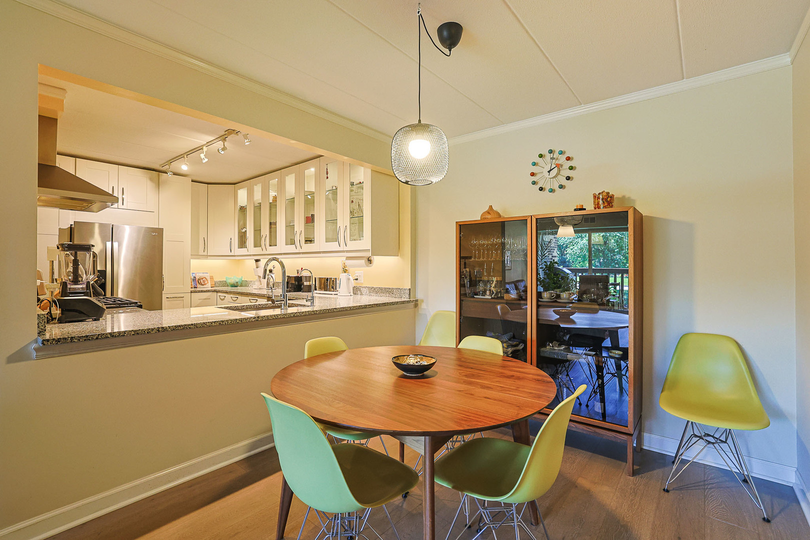 527 Cumnor Road 208