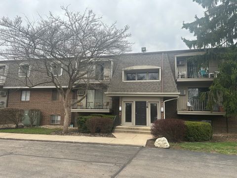 Photo of 138 E Bailey Road #M, Naperville, IL 60565 (MLS # 12328186)