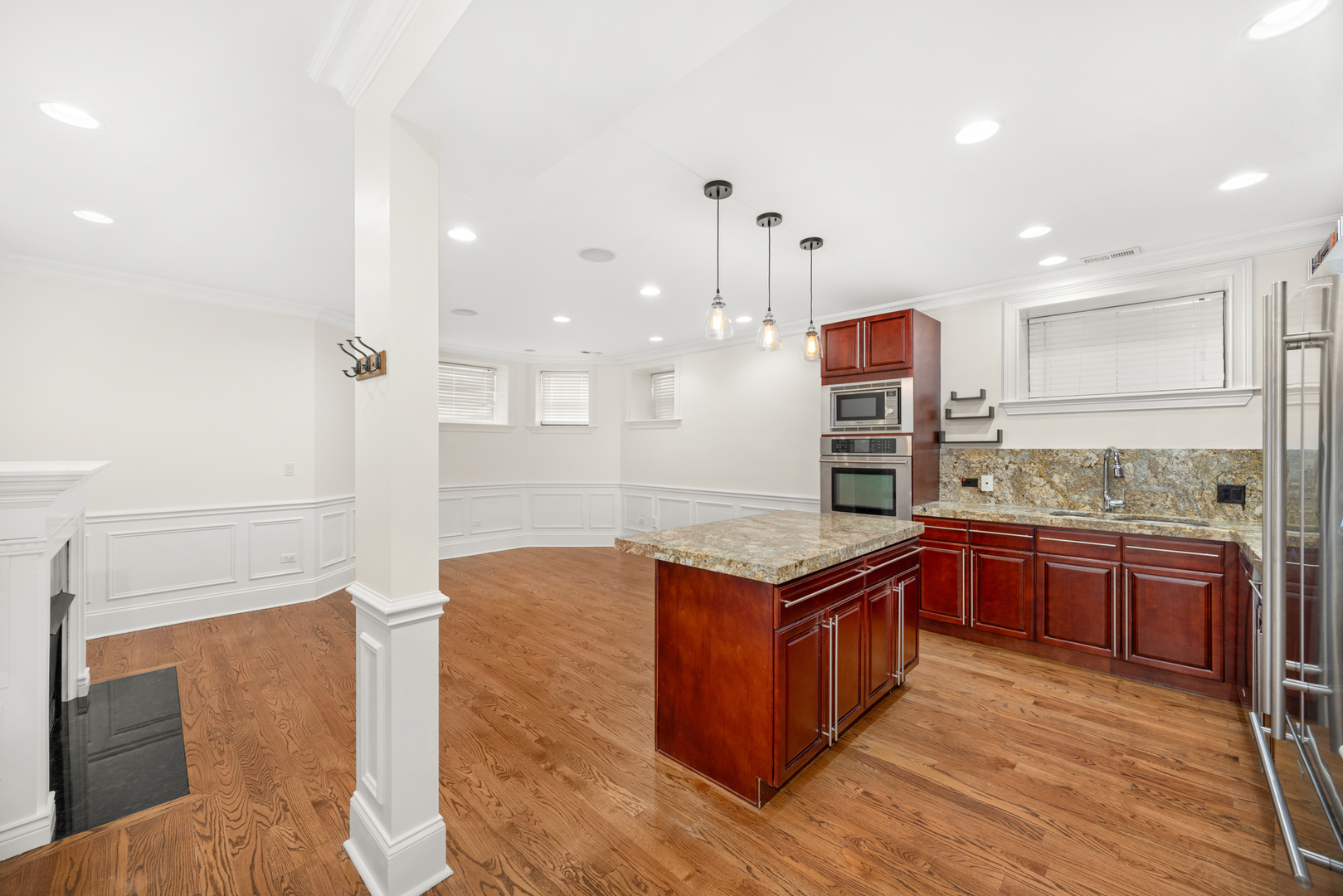 842 W Belle Plaine Avenue GW