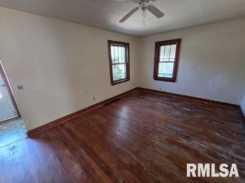 Tiny photo for 1605 LAMAR Avenue, Mt Vernon, IL 62864 (MLS # EB458596)