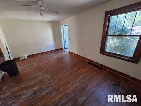 Tiny photo for 1605 LAMAR Avenue, Mt Vernon, IL 62864 (MLS # EB458596)