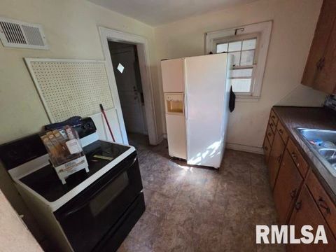 Tiny photo for 1605 LAMAR Avenue, Mt Vernon, IL 62864 (MLS # EB458596)