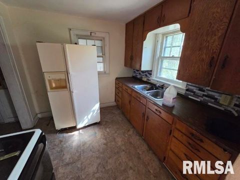 Tiny photo for 1605 LAMAR Avenue, Mt Vernon, IL 62864 (MLS # EB458596)