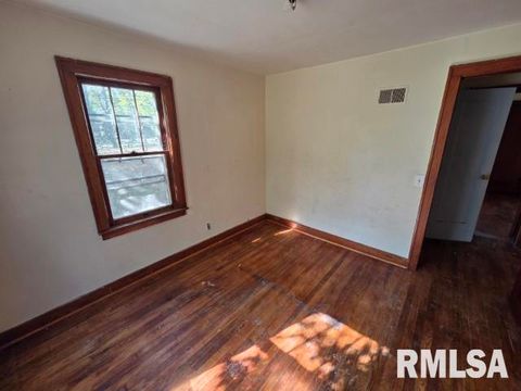 Tiny photo for 1605 LAMAR Avenue, Mt Vernon, IL 62864 (MLS # EB458596)