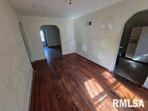 Tiny photo for 1605 LAMAR Avenue, Mt Vernon, IL 62864 (MLS # EB458596)