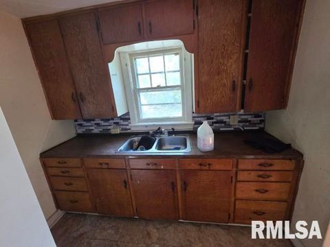 Tiny photo for 1605 LAMAR Avenue, Mt Vernon, IL 62864 (MLS # EB458596)