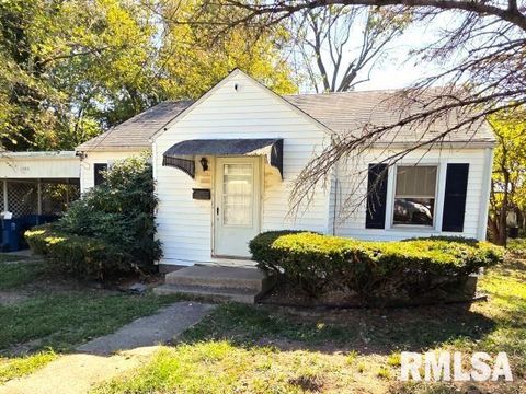 Photo of 1605 LAMAR Avenue, Mt Vernon, IL 62864 (MLS # EB458596)