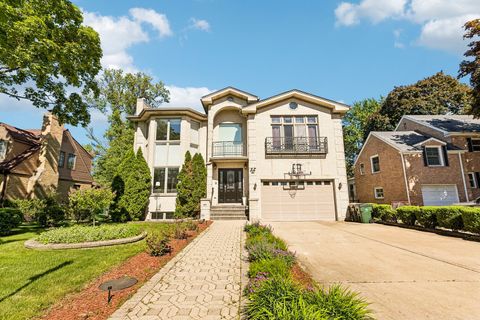 Photo of 6843 N Kilpatrick Avenue, Lincolnwood, IL 60712 (MLS # 12655483)