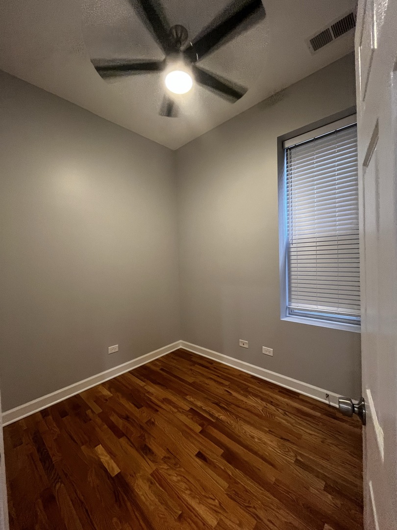 2011 N California Avenue 3F