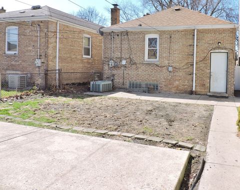 Tiny photo for 8005 S Campbell Avenue, Chicago, IL 60652 (MLS # 12598638)