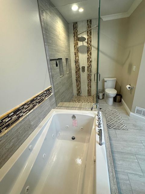 Tiny photo for 1009 Arbor Court, Mount Prospect, IL 60056 (MLS # 12586696)