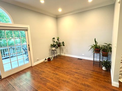 Tiny photo for 1009 Arbor Court, Mount Prospect, IL 60056 (MLS # 12586696)