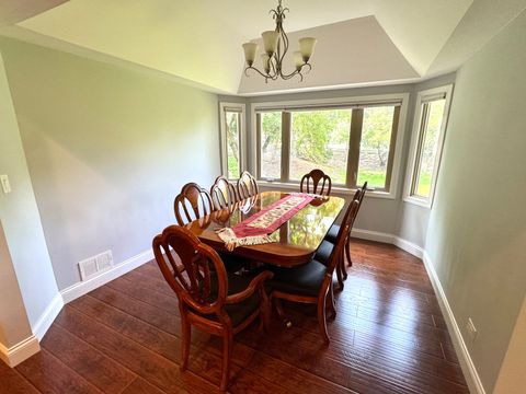 Tiny photo for 1009 Arbor Court, Mount Prospect, IL 60056 (MLS # 12586696)