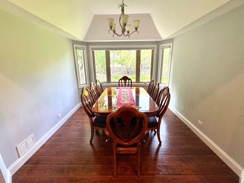 Tiny photo for 1009 Arbor Court, Mount Prospect, IL 60056 (MLS # 12586696)