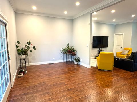 Tiny photo for 1009 Arbor Court, Mount Prospect, IL 60056 (MLS # 12586696)