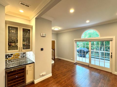 Tiny photo for 1009 Arbor Court, Mount Prospect, IL 60056 (MLS # 12586696)