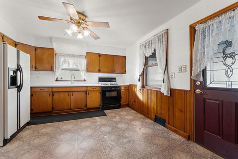 Tiny photo for 9146 S Spaulding Avenue, Evergreen Park, IL 60805 (MLS # 12500921)