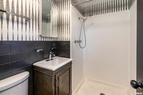 Tiny photo for 203 Fairway Vista Road, Murphysbor, IL 62966 (MLS # EB460706)