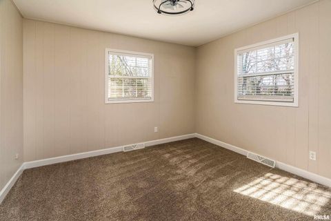 Tiny photo for 203 Fairway Vista Road, Murphysbor, IL 62966 (MLS # EB460706)