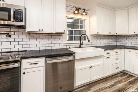 Tiny photo for 203 Fairway Vista Road, Murphysbor, IL 62966 (MLS # EB460706)