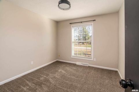 Tiny photo for 203 Fairway Vista Road, Murphysbor, IL 62966 (MLS # EB460706)