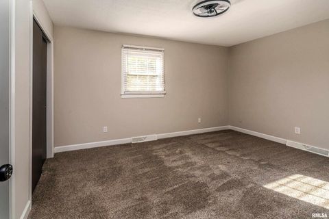 Tiny photo for 203 Fairway Vista Road, Murphysbor, IL 62966 (MLS # EB460706)