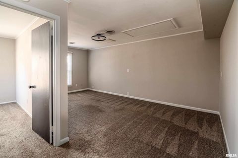 Tiny photo for 203 Fairway Vista Road, Murphysbor, IL 62966 (MLS # EB460706)