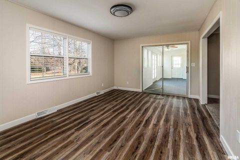 Tiny photo for 203 Fairway Vista Road, Murphysbor, IL 62966 (MLS # EB460706)