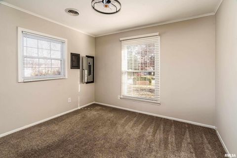 Tiny photo for 203 Fairway Vista Road, Murphysbor, IL 62966 (MLS # EB460706)