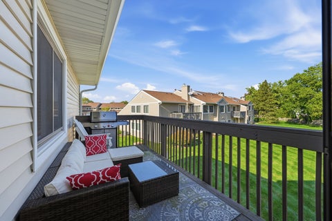 Tiny photo for 988 Harvest Circle #988, Buffalo Grove, IL 60089 (MLS # 12778100)