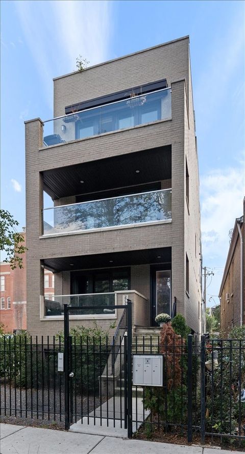 Photo of 2731 W Cortez Street #1, Chicago, IL 60622 (MLS # 12573778)