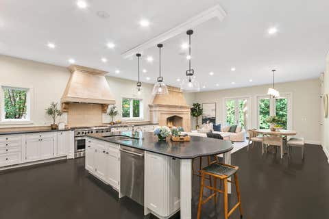Tiny photo for 1015 Sheridan Road, Winnetka, IL 60093 (MLS # 12660928)