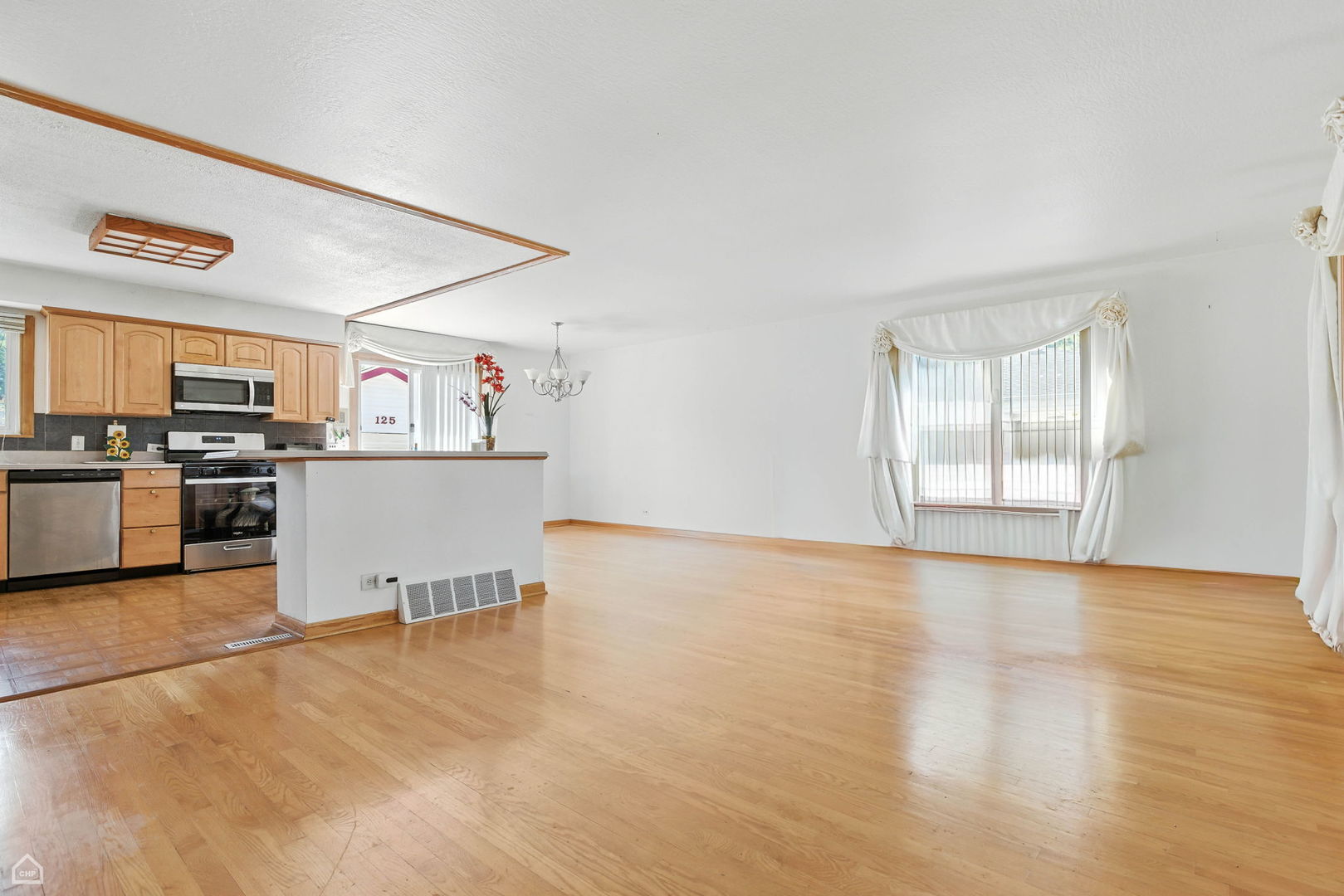 125 N Stratton Lane
