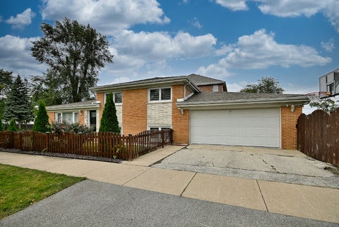 Photo of 8033 Long Avenue, Burbank, IL 60459 (MLS # 12770173)