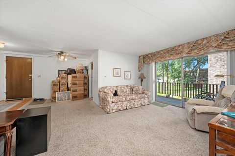 Tiny photo for 13520 LAWLER Avenue #42, Crestwood, IL 60418 (MLS # 12457561)