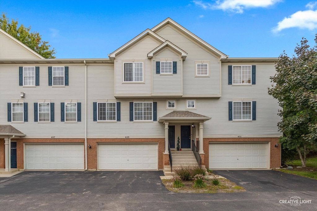 Photo for 449 Evergreen Circle, Gilberts, IL 60136 (MLS # 12469683)