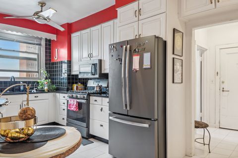 Tiny photo for 5000 S East End Avenue #13A, Chicago, IL 60615 (MLS # 12368217)