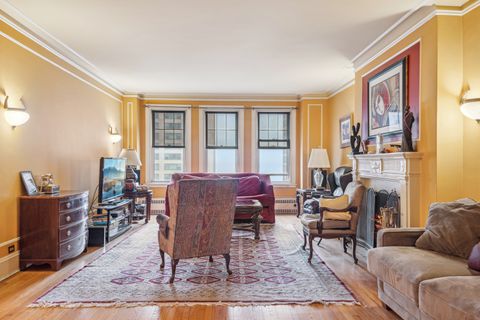 Tiny photo for 5000 S East End Avenue #13A, Chicago, IL 60615 (MLS # 12368217)
