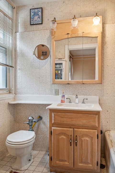 Tiny photo for 5000 S East End Avenue #13A, Chicago, IL 60615 (MLS # 12368217)